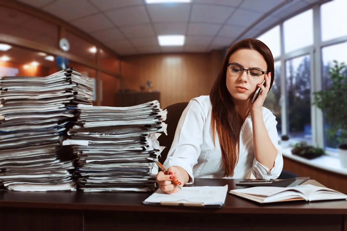 When to hire a bookkeeping service?